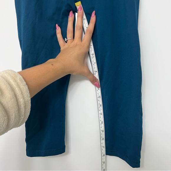 Adidas mid rise cropped leggings in teal colour - Picture 6 of 9